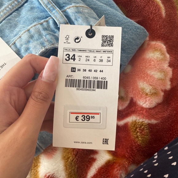 Zara tapered fit mom jean - Picture 4 of 6